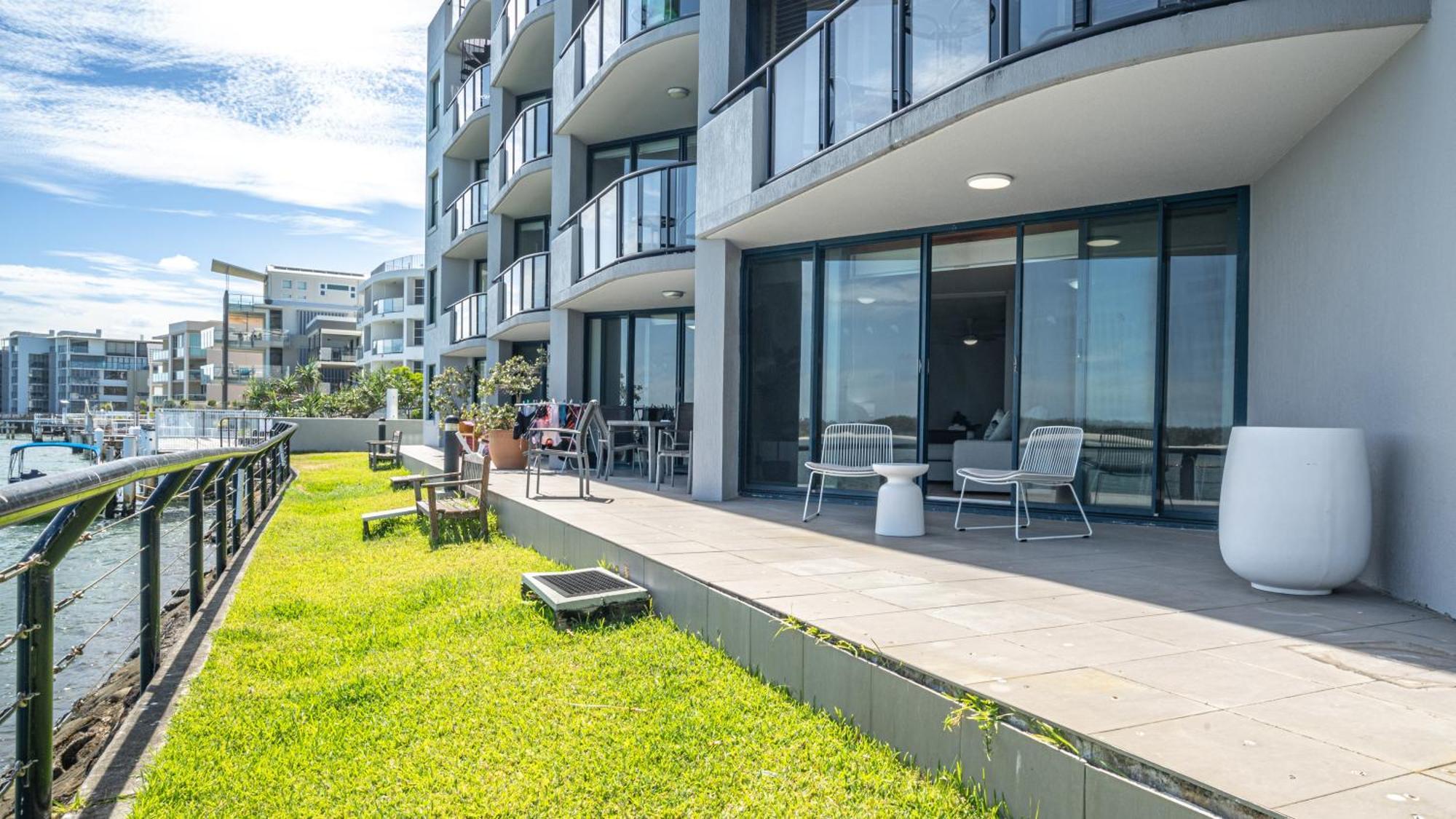 La Promenade Aparthotel Caloundra Exterior photo